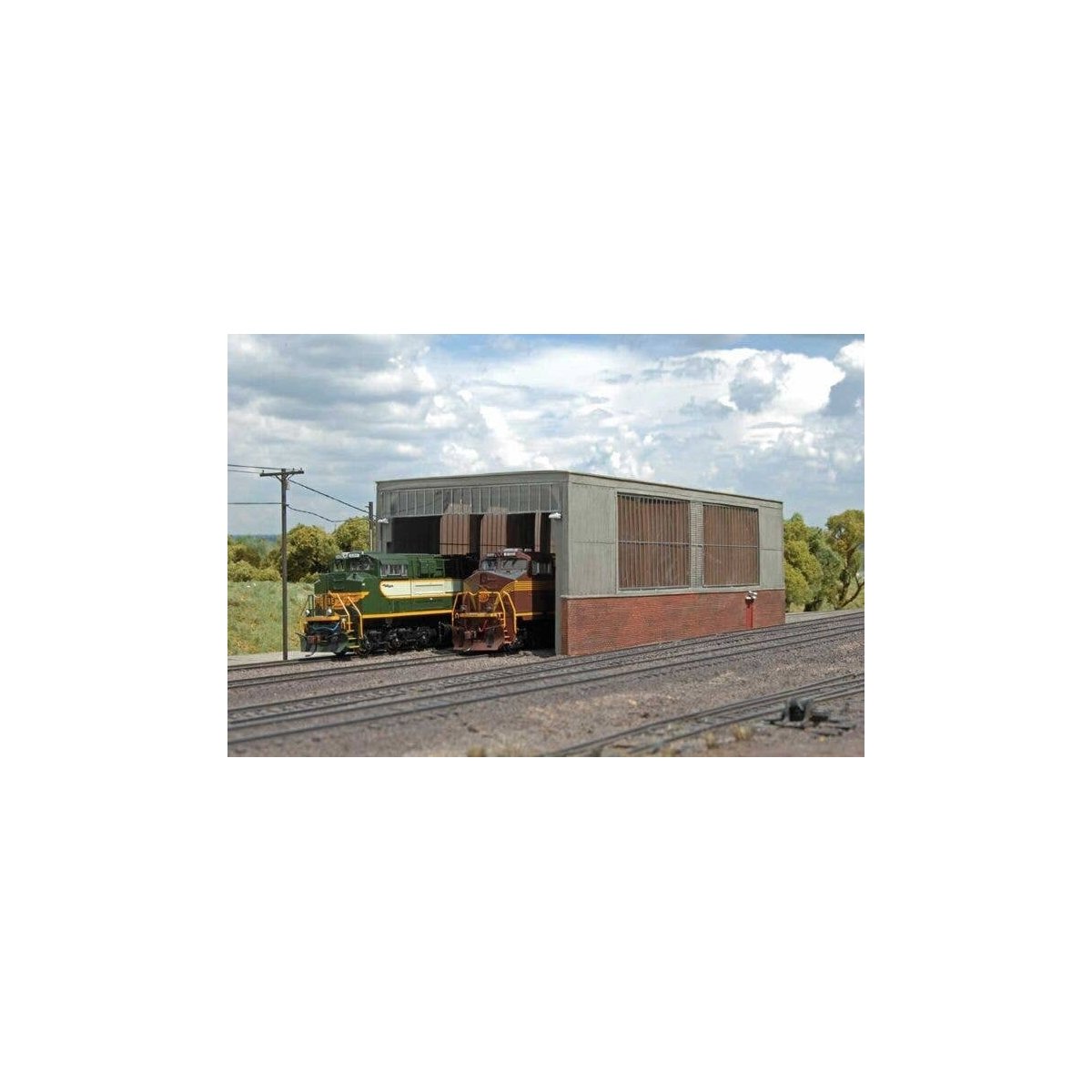 Double-Stall Engine House (Shed) - Scene Scapes(R) -- 13 x 6 x 4-1/4′ 33 x 15.2 x 10.8cm, HO, Bachmann Industries 35116