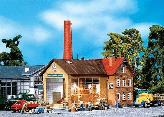 Brewery -- Kit - 6-15/16 x 6-1/2′ 17.6 x 16.5cm, HO, Faller Gmbh 130960