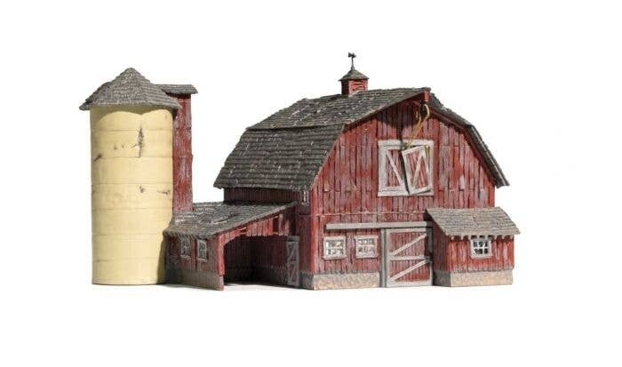 Old Weathered Barn - Built-&-Ready Landmark Structures(R) -- Assembled - 7-13/16 x 5-11/16′ 19., HO, Woodland Scenics 5038