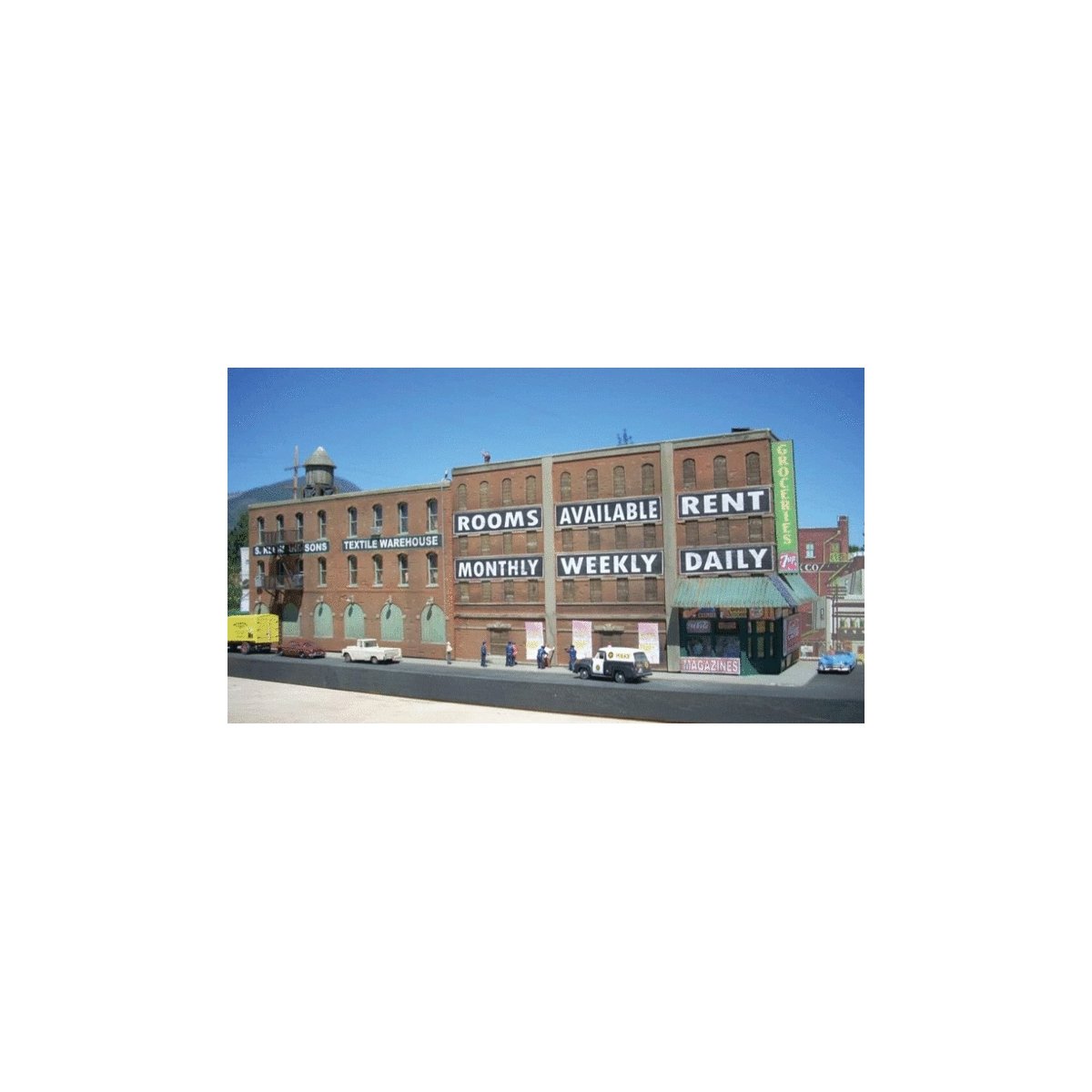 Front Street Flat -- Kit - 24` Long x 4-1/4` Deep, HO, Downtown Deco 1055