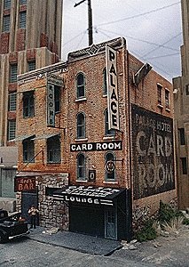 Addams Avenue - Part Three -- Kit - 5 x 5′ 12.7 x 12.7cm, HO, Downtown Deco 1003
