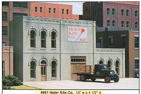 DPM Plastic Kits -- Heier Kite Co. - 13 x 4-1/2′ 33 x 11.4cm, O, Design Preservation Models 95100