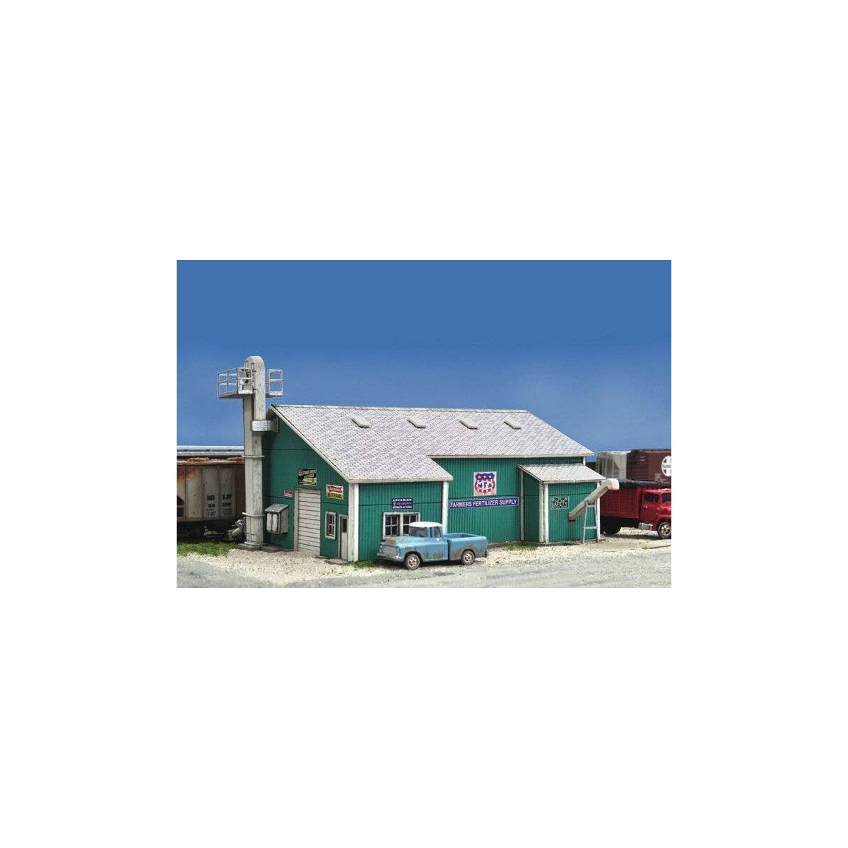 Farmer`s Fertilizer Bulk Plant -- Kit - 7-3/8 x 7-5/16` 18.8 x 18.5cm, HO, Blair Line 2007