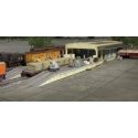 Open Air Transload Building -- Kit - 25 x 5-1/4 x 3′ 63.5 x 13.3 x 7.6cm, HO, Walthers Cornerstone 2918