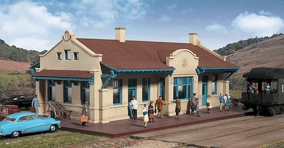 Mission-Style Depot -- Kit - 11-5/16 x 6-7/16 x 3-3/4′ 28.7 x 16.3 x 9.5cm, HO, Walthers Cornerstone 2920