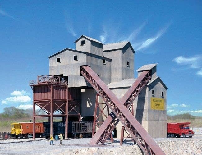 Glacier Gravel Company -- Kit - 5-5/8 x 6-5/8 x 6-1/8′ 14.3 x 16.8 x 15.6cm, N, Walthers Cornerstone 3241