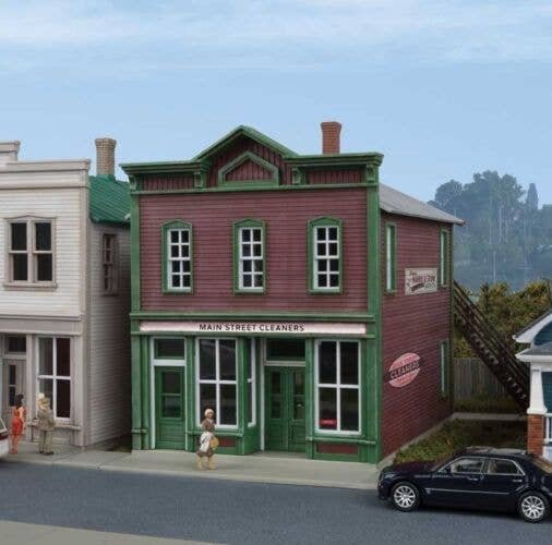 Main Street Cleaners -- Kit - 5 x 4-7/8 x 5-1/2′ 12.7 x 12.4 x 14cm, HO, Walthers Cornerstone 3667