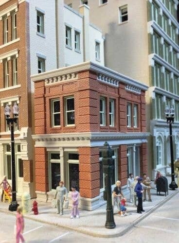 Cal`s Cafe -- Resin Kit - 2 x 3-3/4 x 3-1/2` 5.1 x 9.5 x 8.9cm, HO, Lunde Studios 35