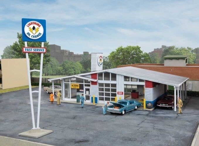Drive-in Oil Change - Repurposed Gas Station -- Kit - 10-1/2 x 9 x 3-3/16′ 26.6 x 22.8 x 8c, HO, Walthers Cornerstone 3543