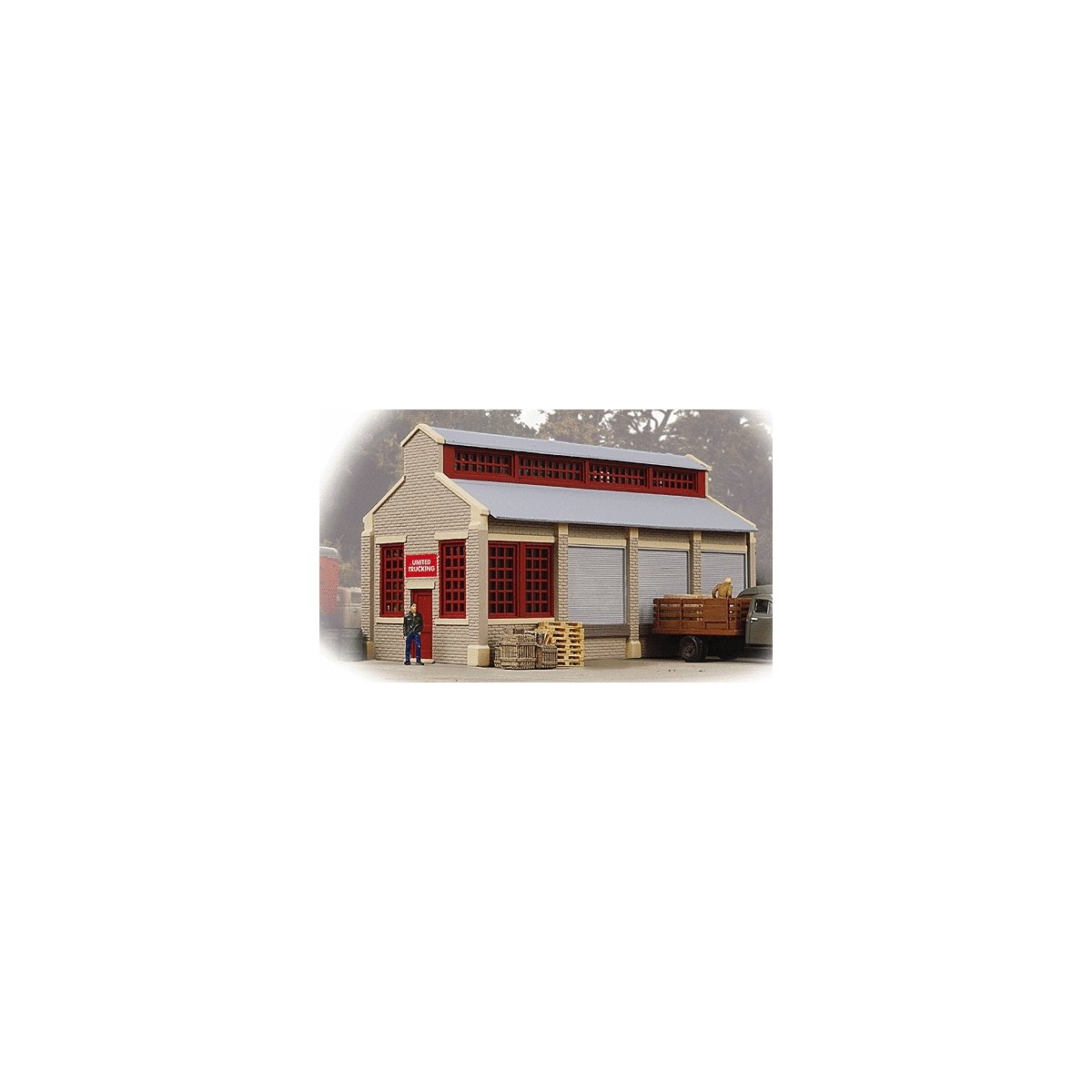 United Trucking -- Assembled - 2-5/8 x 6 x 3-3/8′ 6.6 x 15.2 x 8.5cm, HO, WalthersTrainline 804