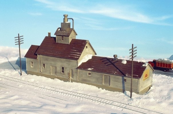 Sunrise Feed Mill -- Kit - 9 x 2-3/8 x 4-1/4′ 22.8 x 6 x 10.6cm, N, Walthers Cornerstone 3239