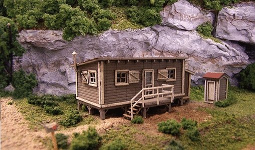 Joe`s Cabin w/Outhouse -- Kit - Cabin: 4-1/4 x 2-5/16` 10.8 x 5.9cm Outhouse: 5/8 x 5/8` 1.6 x 1., HO, Blair Line 2000