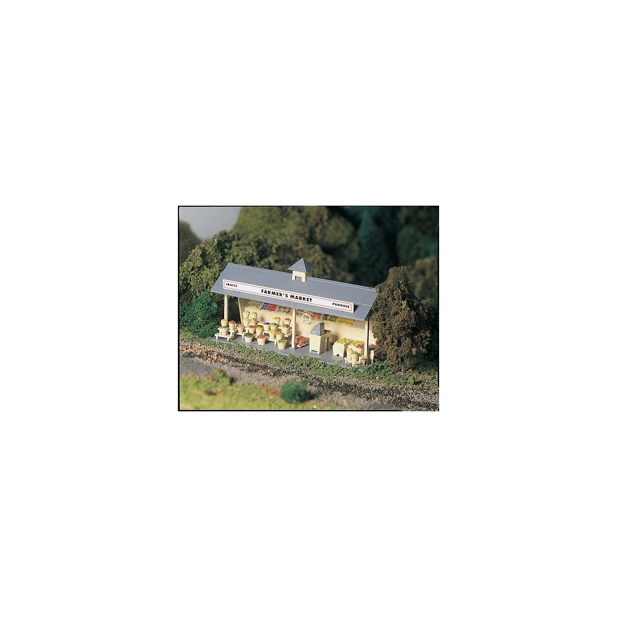 Plasticville U.S.A.(R) Classic Kits -- Roadside Stand, O, Bachmann Industries 45621