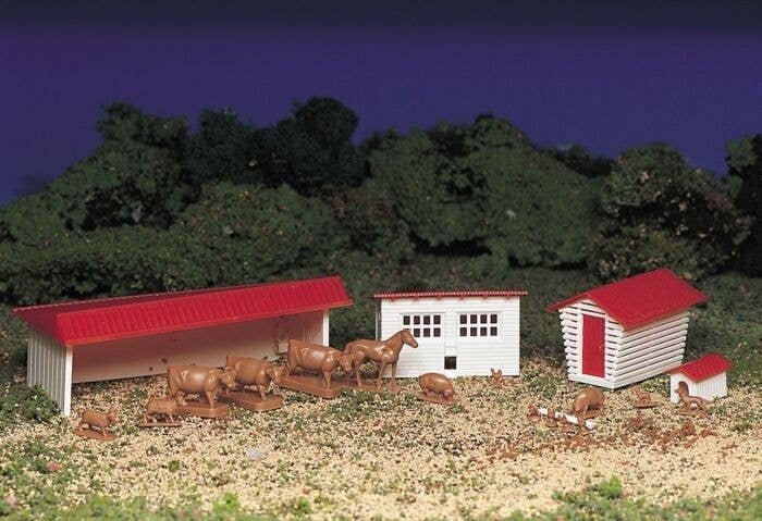 Plasticville Classic Kit - Farm Buildings w/Animals, HO, Bachmann Industries 45152