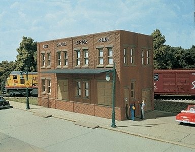 Laube′s Linen Mill - Kit - Woodland Scenics DPM Landmark Structures(R) -- 100 Series , HO, Design Preservation Models 10600