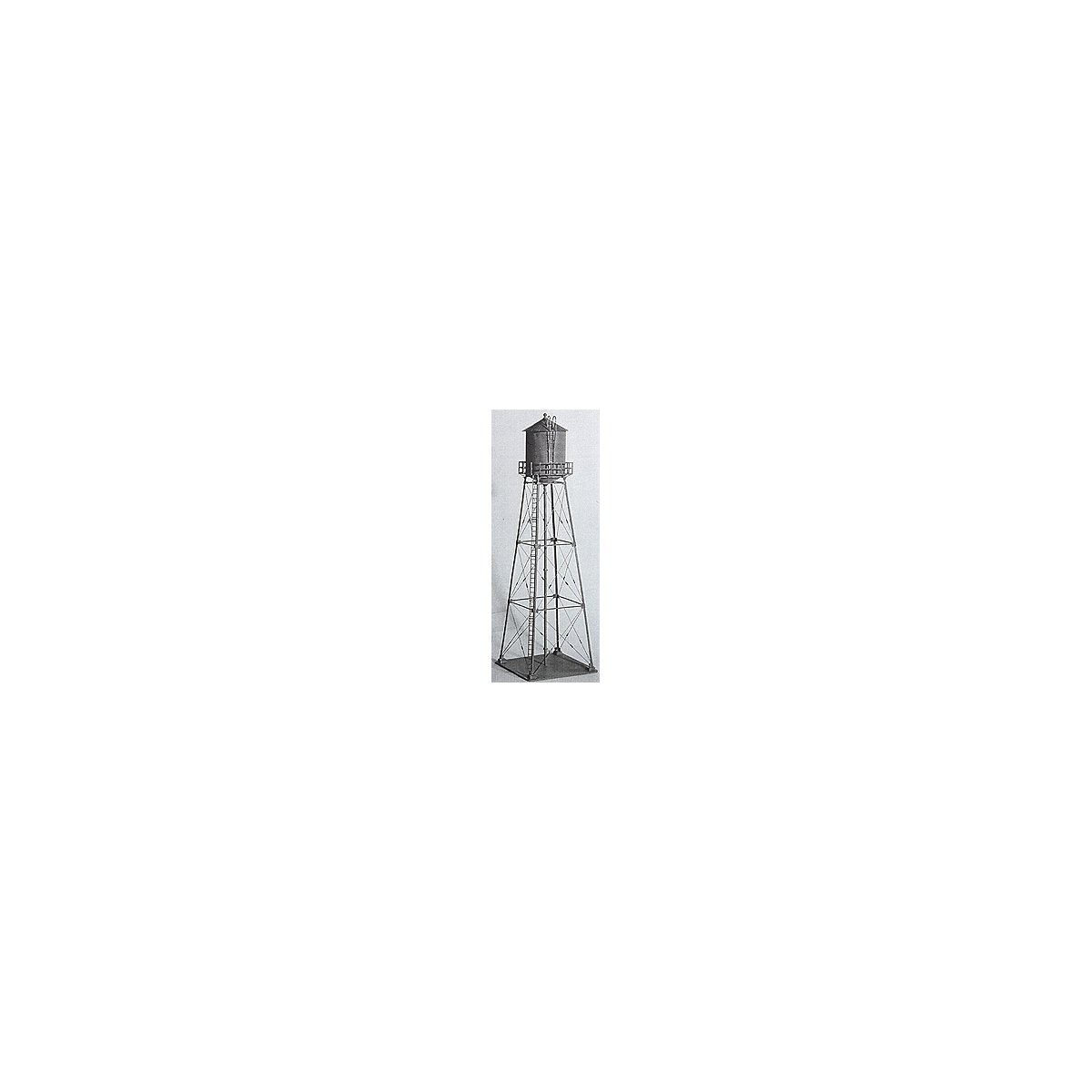 Industrial Water Tank -- Kit - 2-3/4 x 2-3/4 x 9′ 7 x 7 x 22.9cm, HO, Tichy Train Group 7019