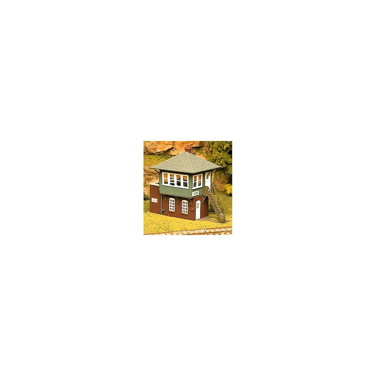 Signal Tower -- Kit - 2-5/8 x 3-1/8′ 6.5 x 14cm, HO, Atlas Model Railroad Co. 704