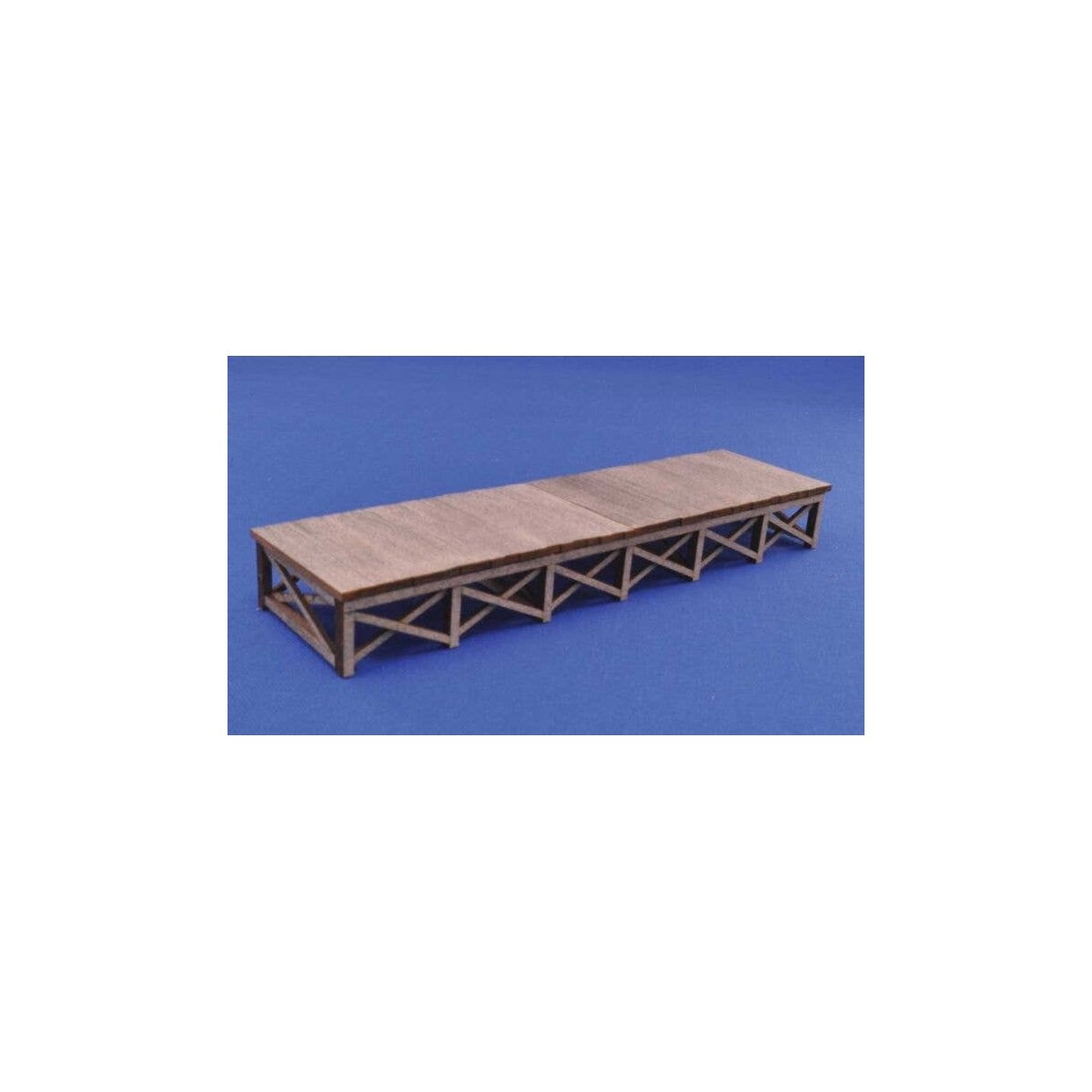 Loading Dock -- Laser-Cut Wood Kit - 3 x 3/4′ 7.6 x 5.9cm, N, Blair Line 72