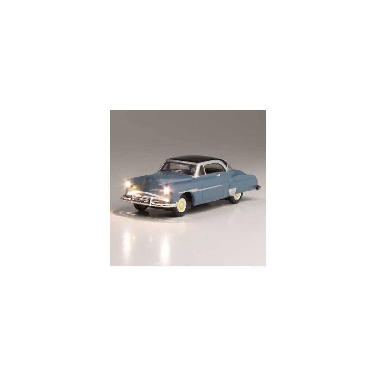 Comfy Cruise - Just Plug(R) Lighted Vehicle -- Blue, HO, Woodland Scenics 5596