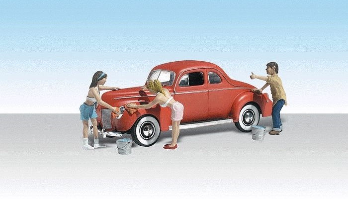 Suds & Shine - Assembled - AutoScenes(R) -- 1940s Coupe & 3 Figures, HO, Woodland Scenics 5533