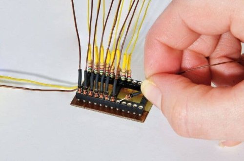 12-Position Plug-In Terminal Strip -- For Interior Lights, HO, Viessmann Modellspielwaren 6049