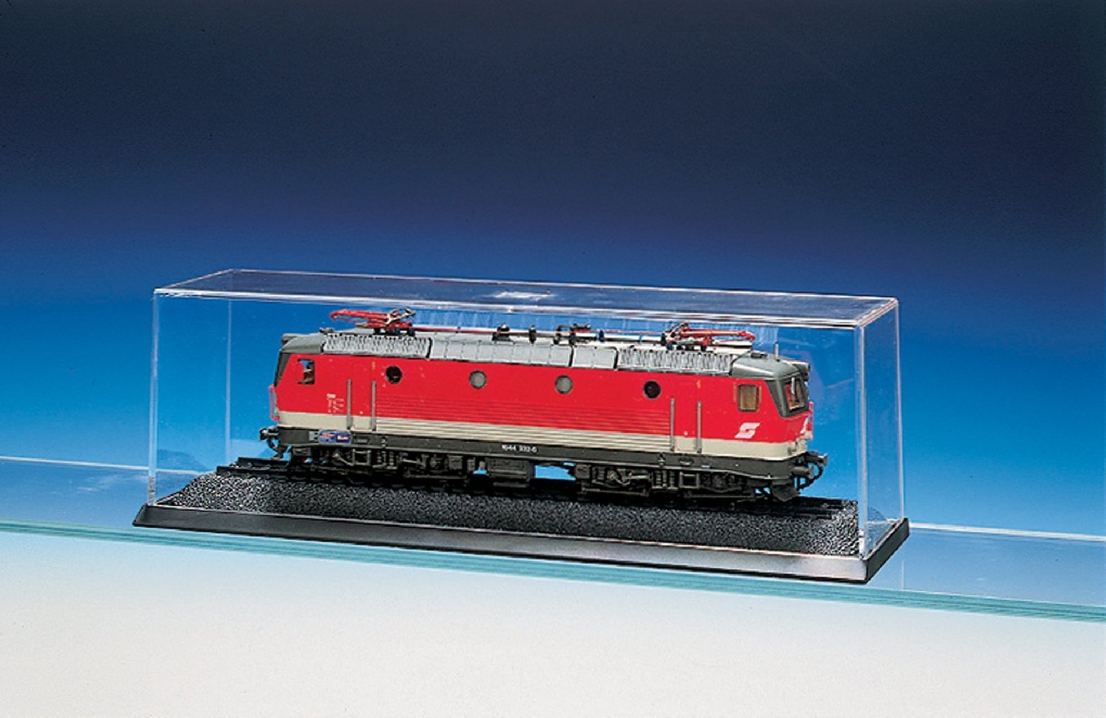 Display case -- Glasklare Prsentationsbox --
