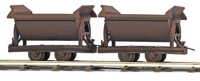 Feldbahn Side-Dump Car/Tipper Wagon 2-Pack - Ready to Run -- Rusty Black pkg(2), HOn2, Busch Gmbh & Co Kg 12215