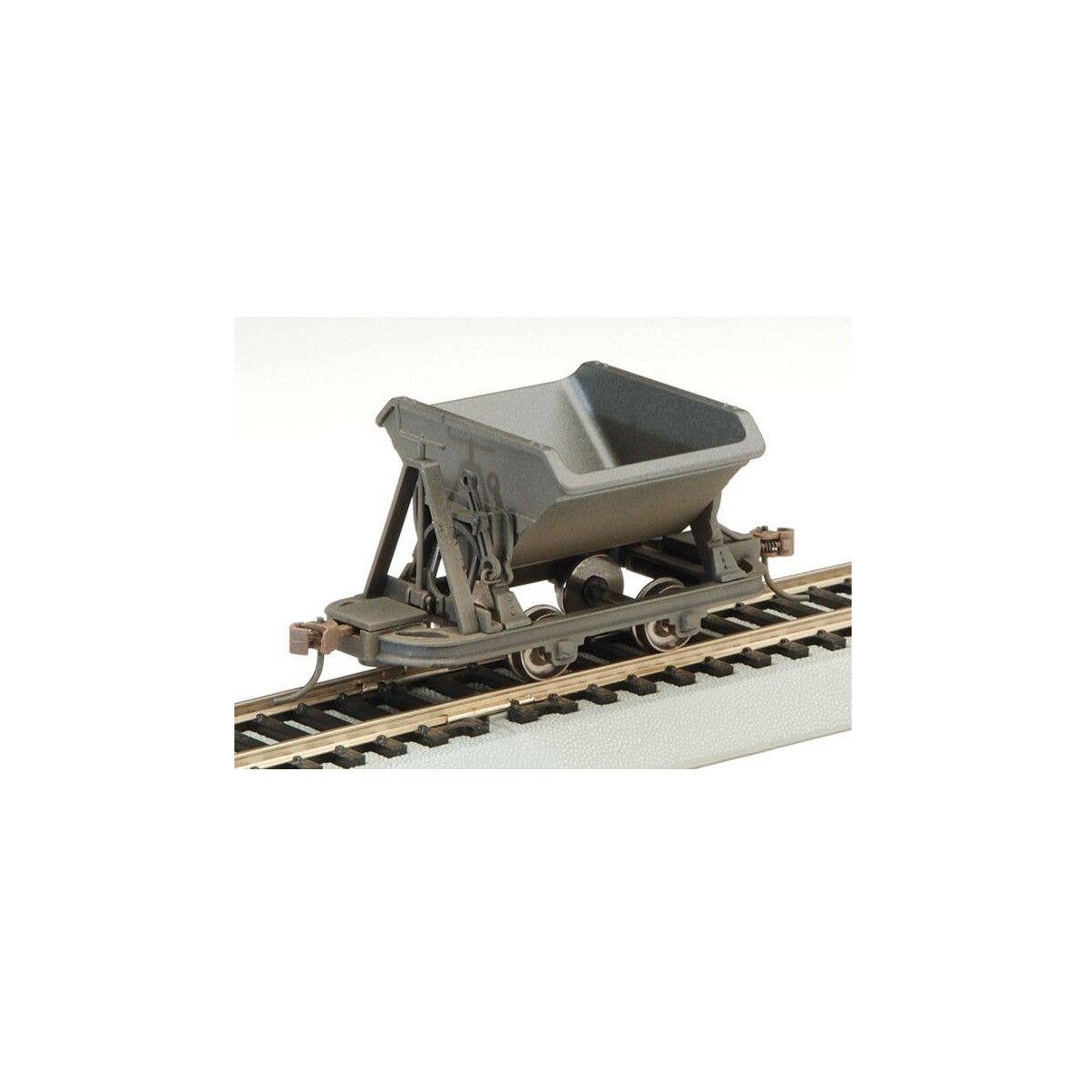 V-Dump Car 3-Pack - Spectrum(R) -- Painted, Unlettered (gray, black), On30, Bachmann Industries 29802