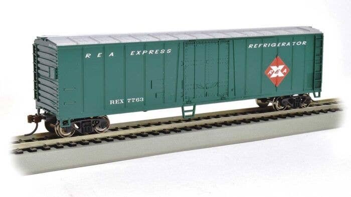 50′ Steel Mechanical Reefer - Ready to Run - Silver Series(R) -- Railway Express Agency 7763 (green, red), HO, Bachmann Indust