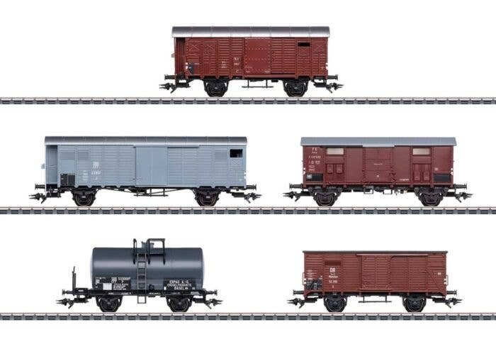 Class Ae 6/8 Freight 5-Car Set - 3-Rail - Ready to Run -- 1 Each: J2d Box w/Brake Cab, J2, G10 & Typo F Boxcars, 2-Axle Tank (Er