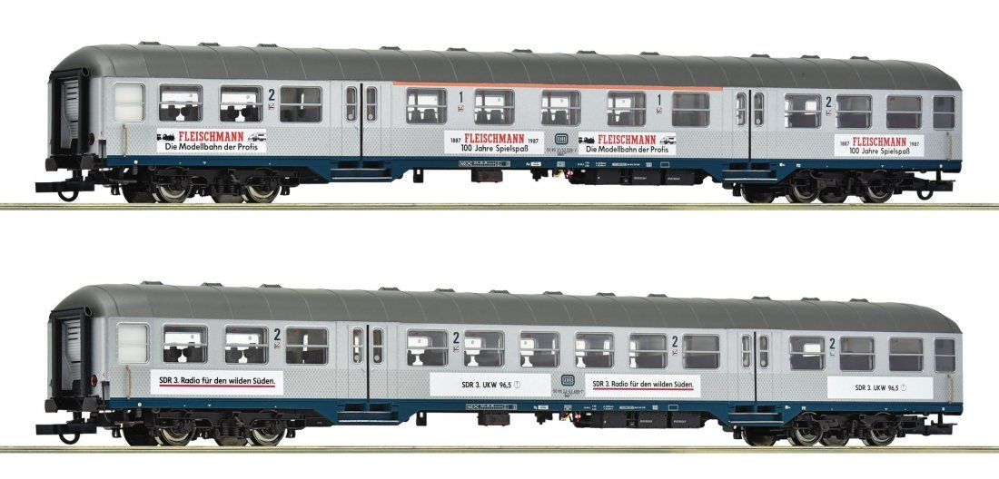 2 piece set: 2nd class commuter coaches, DB, HO, Roco 6200206