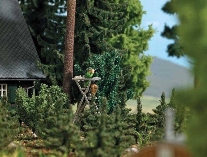 Hunter in Raised Stand - Action Set -- Seated Hunter with Binoculars, Wooden Hunting Stand, HO, Busch Gmbh & Co Kg 7957