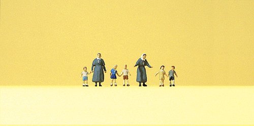 Pedestrians -- Protestant Sisters w/Children pkg(7), N, Preiser Kg 79211