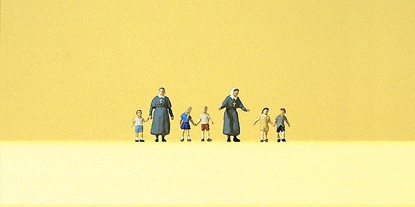 Pedestrians -- Protestant Sisters w/Children pkg(7), N, Preiser Kg 79211