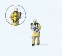 Modern Firefighter Saving Child Individual Figure -- Beige Uniform, HO, Preiser Kg 28252