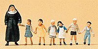 Pedestrians -- Nun w/Small Children, HO, Preiser Kg 10401