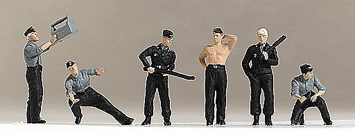 Military - Former German Army WWII - Painted Figure Sets -- Panzer (Tank) Crew Making Repairs, HO, Preiser Kg 16885