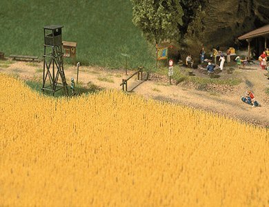Wheat Field -- Kit - 15-1/2 square inches 100 square centimeters, HO, Busch Gmbh & Co Kg 1204