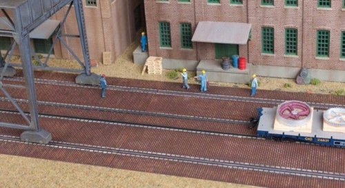 Brick Craneway Base and Street 3-Pack -- Kit - Each Section: 12-5/8 x 5-1/2′ 32 x 13.9cm, HO, Walthers Cornerstone 4097