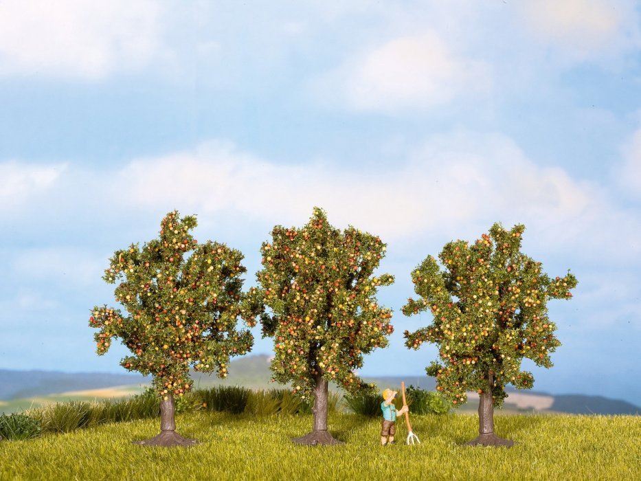 Multi-Tree Packs -- Apple Green 3-1/8′ 8cm pkg(3), HO, NOCH 25113