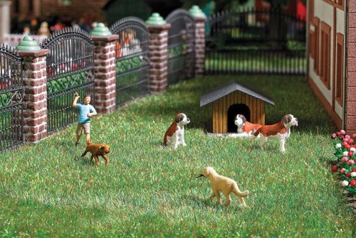 Playing Fetch with Dogs - Action Set -- 2 Dogs, 1 Throwing Figure, HO, Busch Gmbh & Co Kg 7896