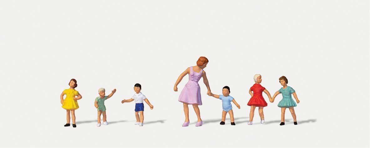 At Kindergarten -- pkg(7), HO, Merten 212591
