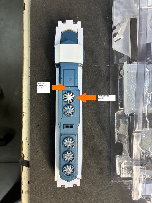 ***BLEMISHED (Sold as-is, see photo) Pre-Production Sample REFURBISHED BPPSR9040 EMD SD40, CSX 8406, YN3 Scheme, No-Sound / DCC-