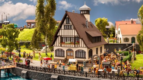 Tavern with Beer Garden, N, NOCH 63401