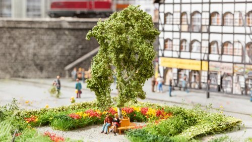 Tree with Circular Bench, HO, NOCH 21642