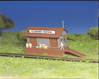 Plasticville Classic Kit - Freight Station -- 2-3/8 x 4-3/4′ 6 x 12.1cm, HO, Bachmann Industries 45171