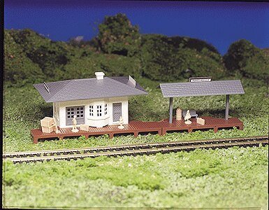 Suburban Station - Plasticville U.S.A.(R) -- Kit - 1-7/8 x 5-1/2′ 4.8 x 14cm, HO, Bachmann Industries 45173