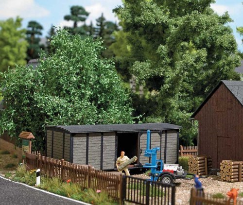 Wooden Shed -- Laser-Cut Wood Kit - 3-3/8 x 1-7/16 x 1-1/4′ 8.6 x 3.6 x 3.1cm, HO, Busch Gmbh & Co Kg 1986