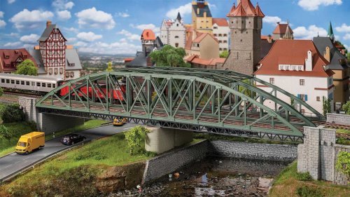 Double-Track Steel Arch Bridge with Abutments -- Kit - 26-1/16 x 6-7/16 x 6′ 66.2 x 16.4 x 15.2cm, HO, Faller Gmbh 120507