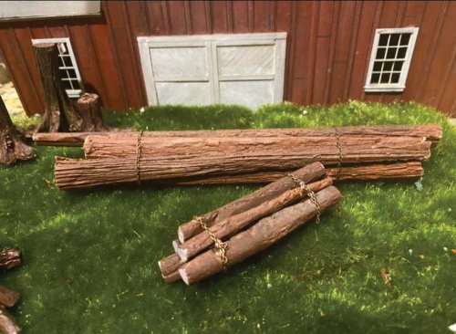 Chained Log Load -- Small, All Scales, Grand Central Scenery LL3